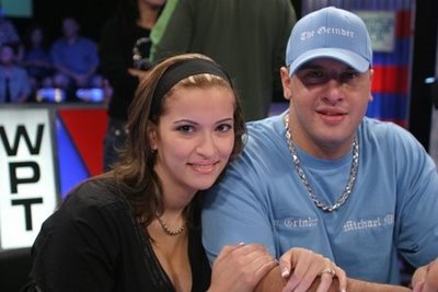 The Grinder, Full Tilt Poker, А его жена  Айдили или Лили (англ. Aidilyi) поддерживает мужа и тоже хорошо играет в покер. Ее знают также под псевдонимом «Miss Grinder». Майкл Мизрахи, Айдили, Aidilyi, Мишель Мизрахи, Семья Мизрахи, WSOP, турниры по покеру, PokerStars, мастера покера, профессионалы, игра в покер, биографии