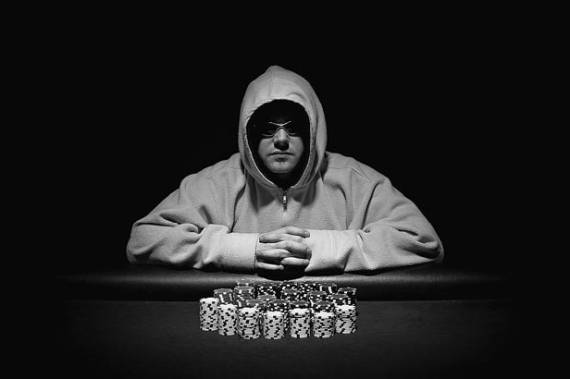 связки мастей, игра в покер, советы, обучение, советы для начинающих, частые ошибки, турнирный покер, руки в покере, выигрыш, пот