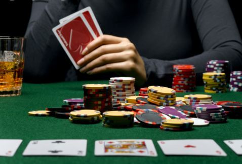 игра в покер, советы, обучение,  Факторы, требующие анализа при оценки крупной ошибки. советы для начинающих, покерные ловушки, частые ошибки, турнирный покер, мат.ожидание, математическое ожидание, руки в покере, выигрыш, пот