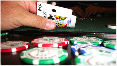 флеш, игра в покер, вероятность, тактика, выигрыш, руки в покере, советы для начинающих, обучение