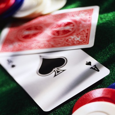карманные пары, покер, Техасский Холдем, ошибки, стратегия, карточные игры, игра, обучение, игра в покер, советы для начинающих, карманные тузы, выигрыш, начальные руки, руки в покере, победа, бесплатные карты