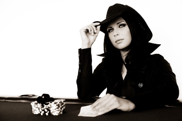 Сандра Нойокс, Sandra Naujoks, PCA, Техасский Холдем, Full Tilt, S.Naujoks, WPT, WSOP, женщины в покере, турниры по покеру, PokerStars, мастера покера, профессионалы, игра в покер, биографии 